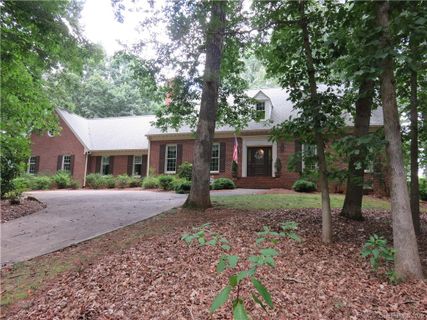 212 Vauxhall Drive sold home in Vauxhall, Shelby, NC