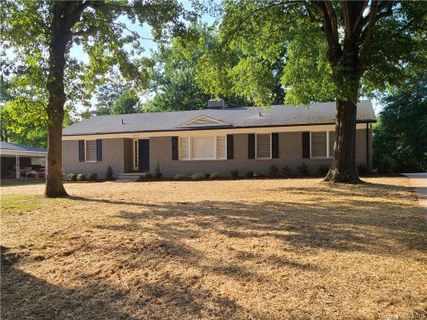 1820 Linwood Road sold home in Kenwood Place, Gastonia, NC