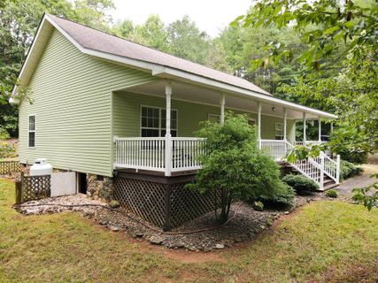 234 Glade Creek Drive sold home in Moser Home Place Estates, Taylorsville, NC