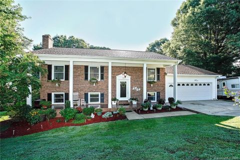 1005 Forestbrook Drive sold home in Forest Brook, Gastonia, NC