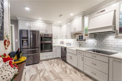 239 Pointe Circle
