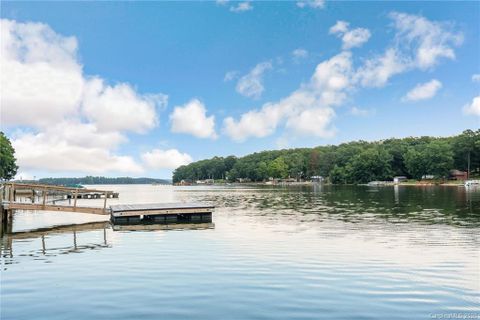 1445 Panther Point Road sold home in Panther Point, Richfield, NC
