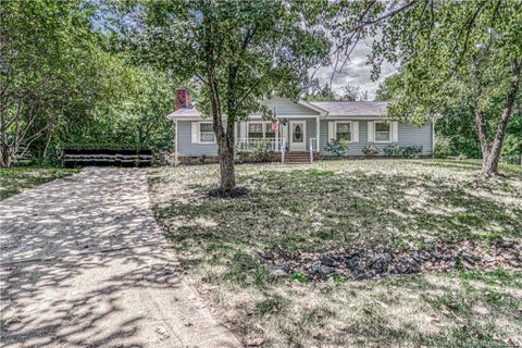 8221 Inverary Place