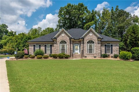 8438 Locksley Drive sold home in Clare Haven, Harrisburg, NC