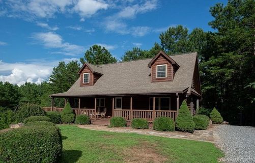 105 Palisade Drive sold home in The Pinnacle at Ridgeview, Mill Spring, NC