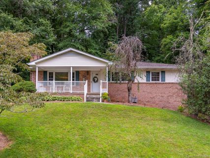 16 Mayfair Drive