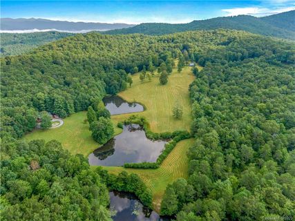 372 Slick Rock Road TR A, B, and II-R sold home in Slick Rock, Brevard, NC