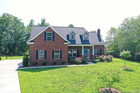 5312 Fox Meadow Court sold home in Fieldstone, Concord, NC