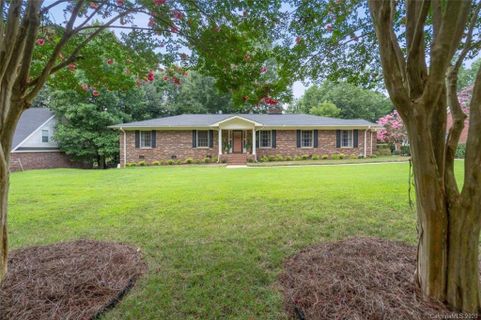 10310 Crestwood Drive