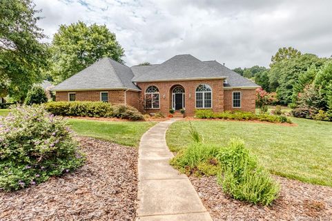 Previously sold for $405,000