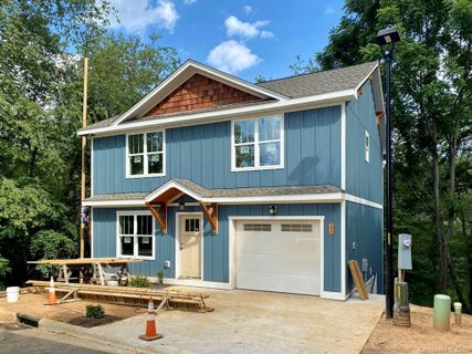 11 Wolf Court sold home in Towne Place, Clyde, NC