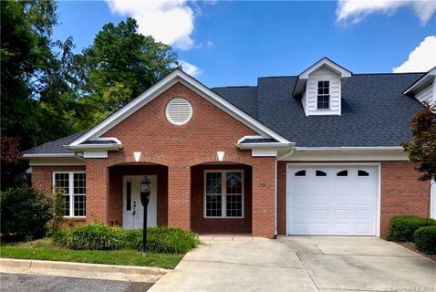 412 Knops Nob Road