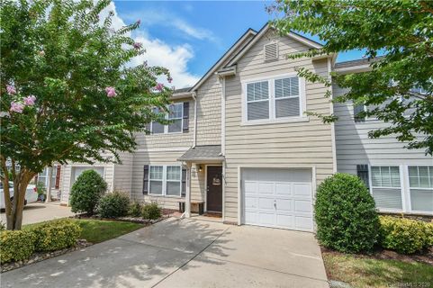 4614 Tradd Circle