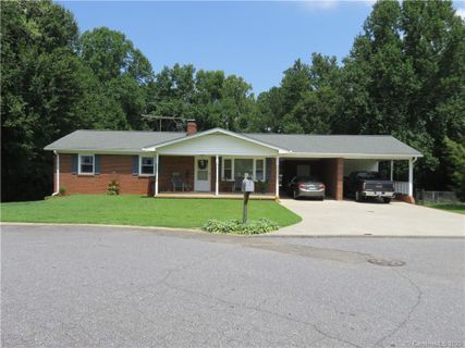 1621 Mountain Lane