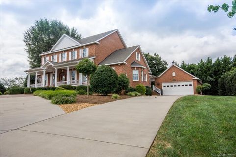 2210 James Way
