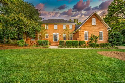 3513 Honeysuckle Drive
