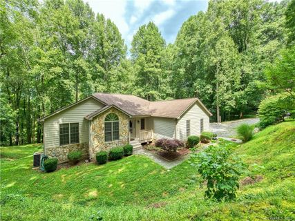 737 Woodbine Road sold home in Woodbine Acres, Waynesville, NC