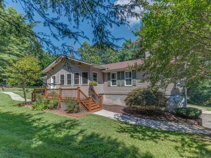 1 Rawlings Run sold home in Edgewood, Flat Rock, NC