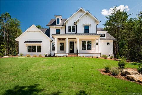 994 Pinnacle Drive