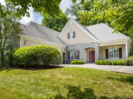 23 Clovelly Way