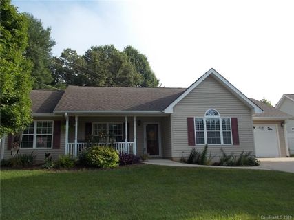 16 Ridgeland Lane sold home in Riceville Meadows, Asheville, NC