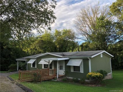 226 Cranbrook Circle