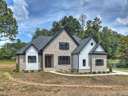 125 Pine Mist Drive sold home in Whispering Oaks, Mooresville, NC