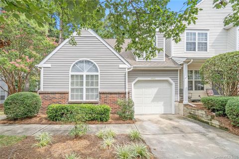 8901 Roseton Lane