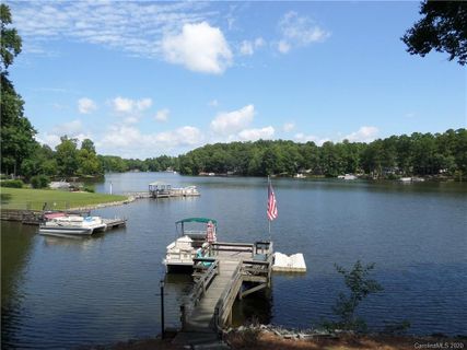 378 Beech Retreat Drive sold home in High Rock Lake, Lexington, NC