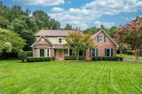 203 Rose Arbor Lane sold home in Greygate, Matthews, NC