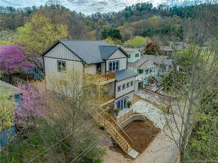 32 Huntington Street sold home in Hazzard Heights, Asheville, NC
