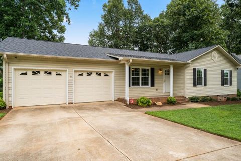 412 10th Avenue sold home in Brentwood, Conover, NC