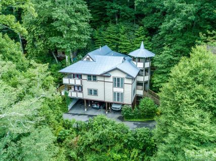 257 Summer Haven Road 24 & PT 23 PB7/36 sold home in Summer Haven, Swannanoa, NC