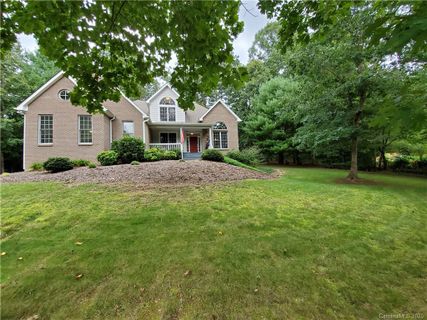 102 Arrowood Lane sold home in Cimarron Forest, Hendersonville, NC