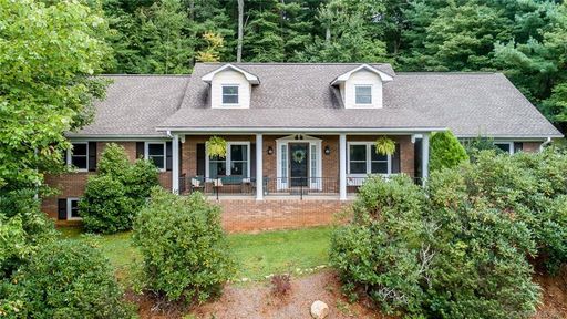 11 Elmwood Lane