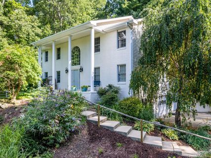 326 Sweetwater Hills Drive