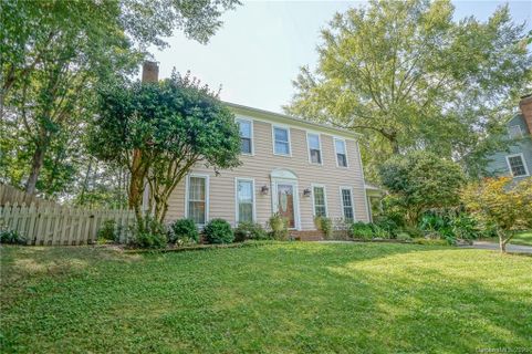 6816 Porterfield Road sold home in Woodcreek, Charlotte, NC