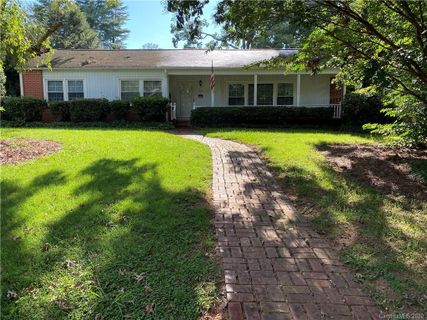 825 Woodland Road