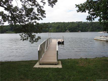 543 Lake Drive 8 Drive sold home in High Rock Lake, Lexington, NC