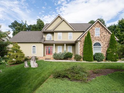 26 Drakes Meadow Lane sold home in Drakes Meadow, Arden, NC