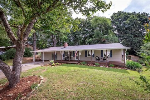 35 Evelake Drive