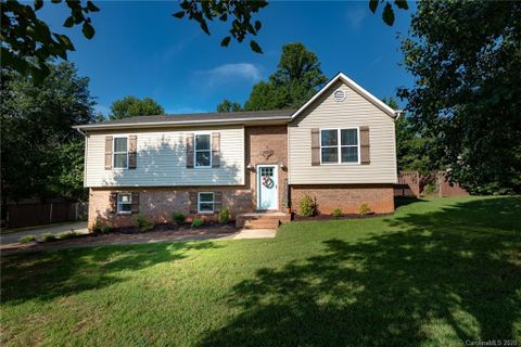 2503 Sutton Street sold home in Sutton Place, Lenoir, NC