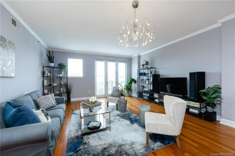 1315 East Boulevard 537