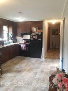 2411 Plymouth Drive 35