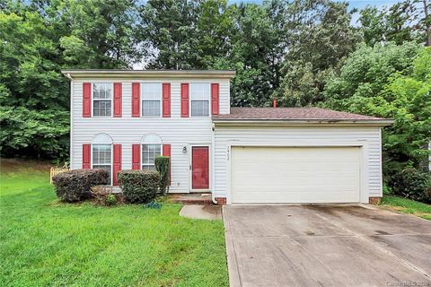 7402 Sarnia Place sold home in Hubbard Woods, Charlotte, NC