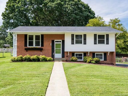 18 Oak Leaf Lane