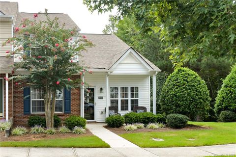 8032 Kennet Lane