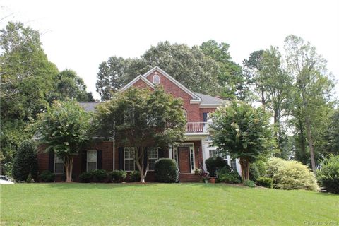 1005 Muirfield Drive