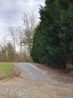 19 Country Road sold home in Town And Country Estates, Hendersonville, NC