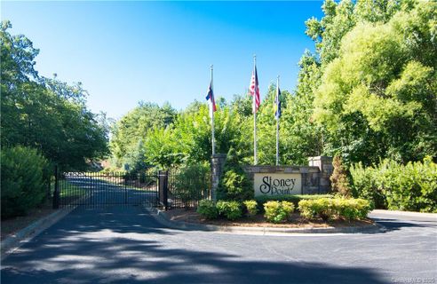 175 Harbor Drive sold home in Stoney Point Harbor, Lexington, NC
